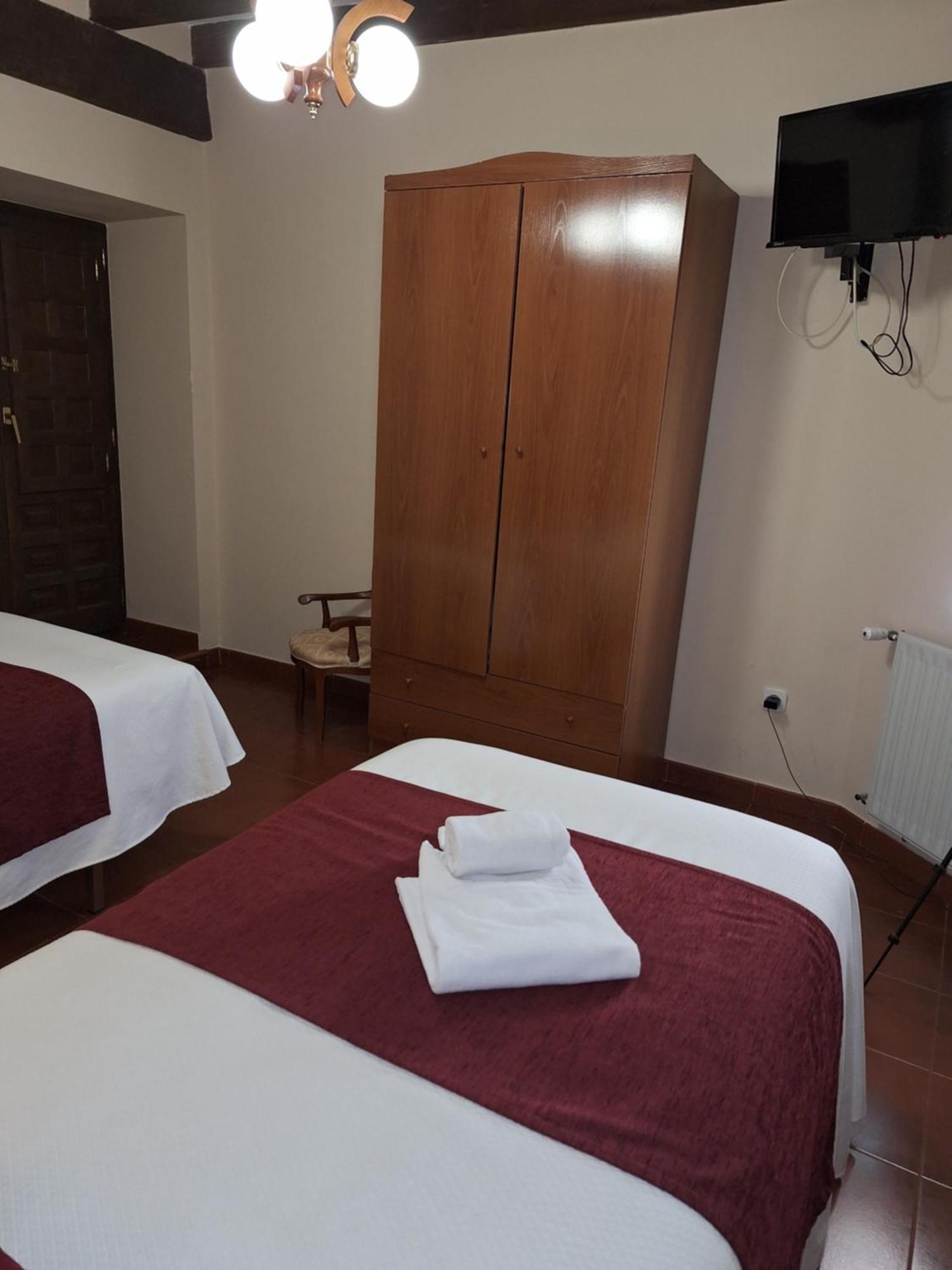Hostal Rio Duero Molinos de Duero Zewnętrze zdjęcie